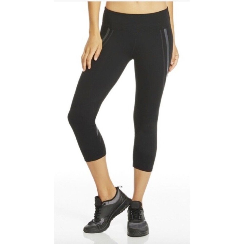 Fabletics Womens Rylie Capri Leggings Black Pockets Stretch UPF Protection XS